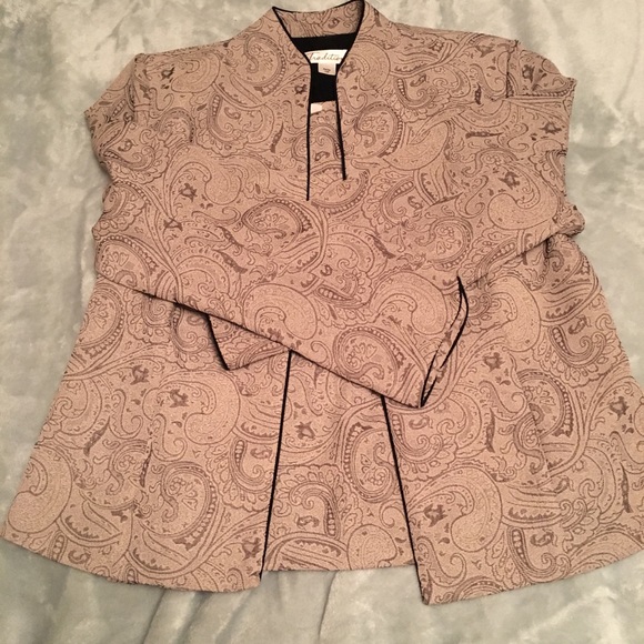 Size 14-16P blazer and top - Picture 2 of 3